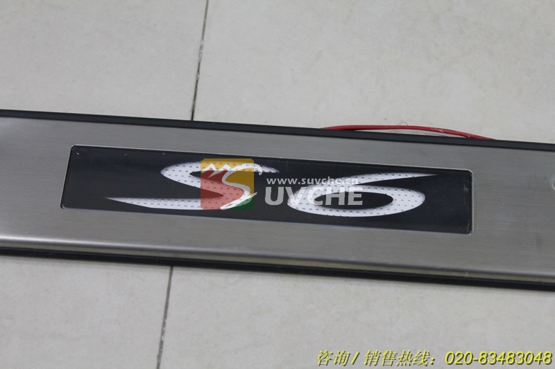 比亚迪S6LED门槛条/蓝灯