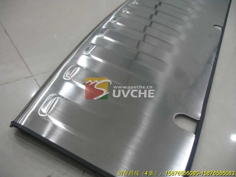 ����RAV4���ߺ󻤰�